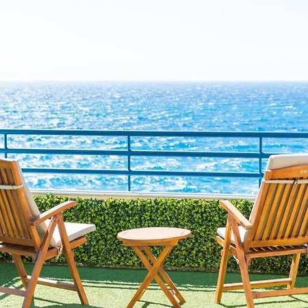 Luxury Seafront Penthouse With Hottub & Greatviews *