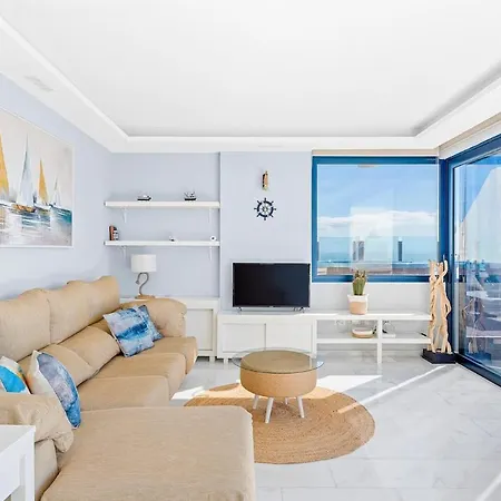 Luxury Seafront Penthouse With Hottub & Greatviews *