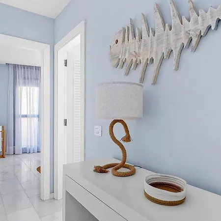 Luxury Seafront Penthouse With Hottub & Greatviews *