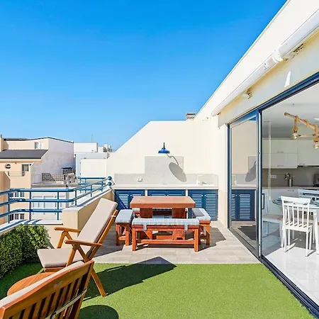 Luxury Seafront Penthouse With Hottub & Greatviews Appartement